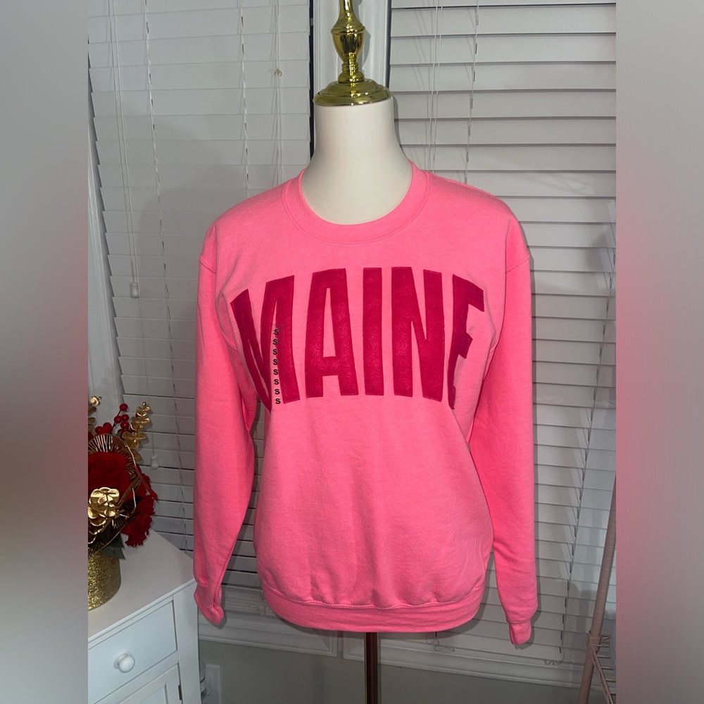 Gildan Pink Graphic Women's Crew Neck Sweater
